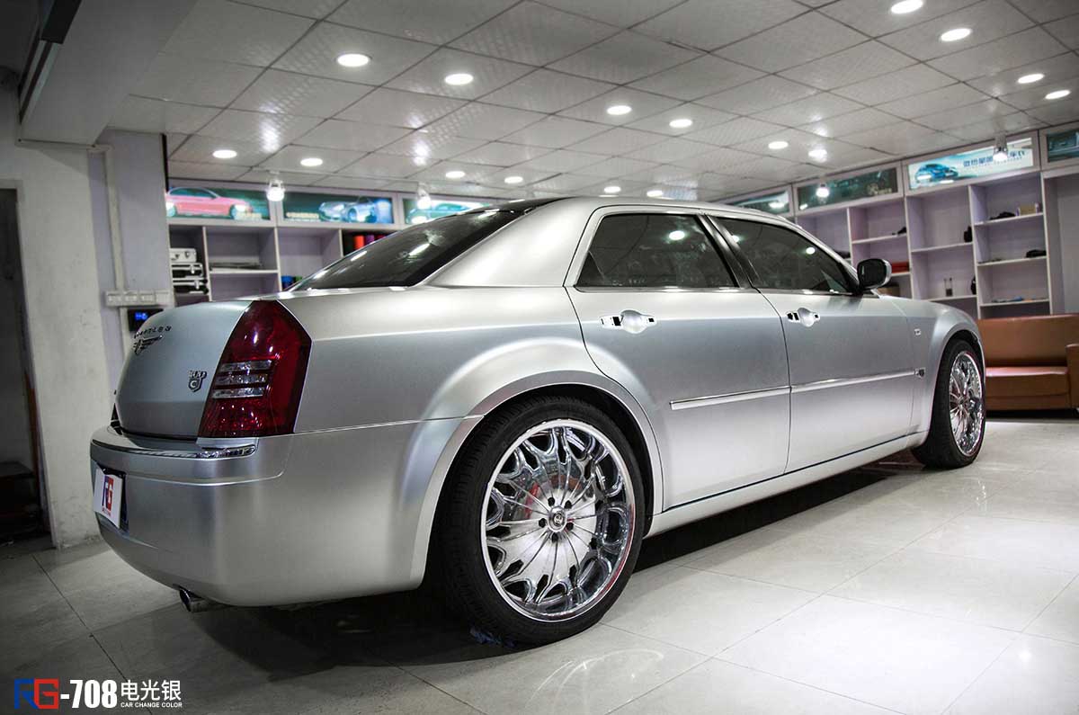 克莱斯勒300c（电光银） (8).jpg