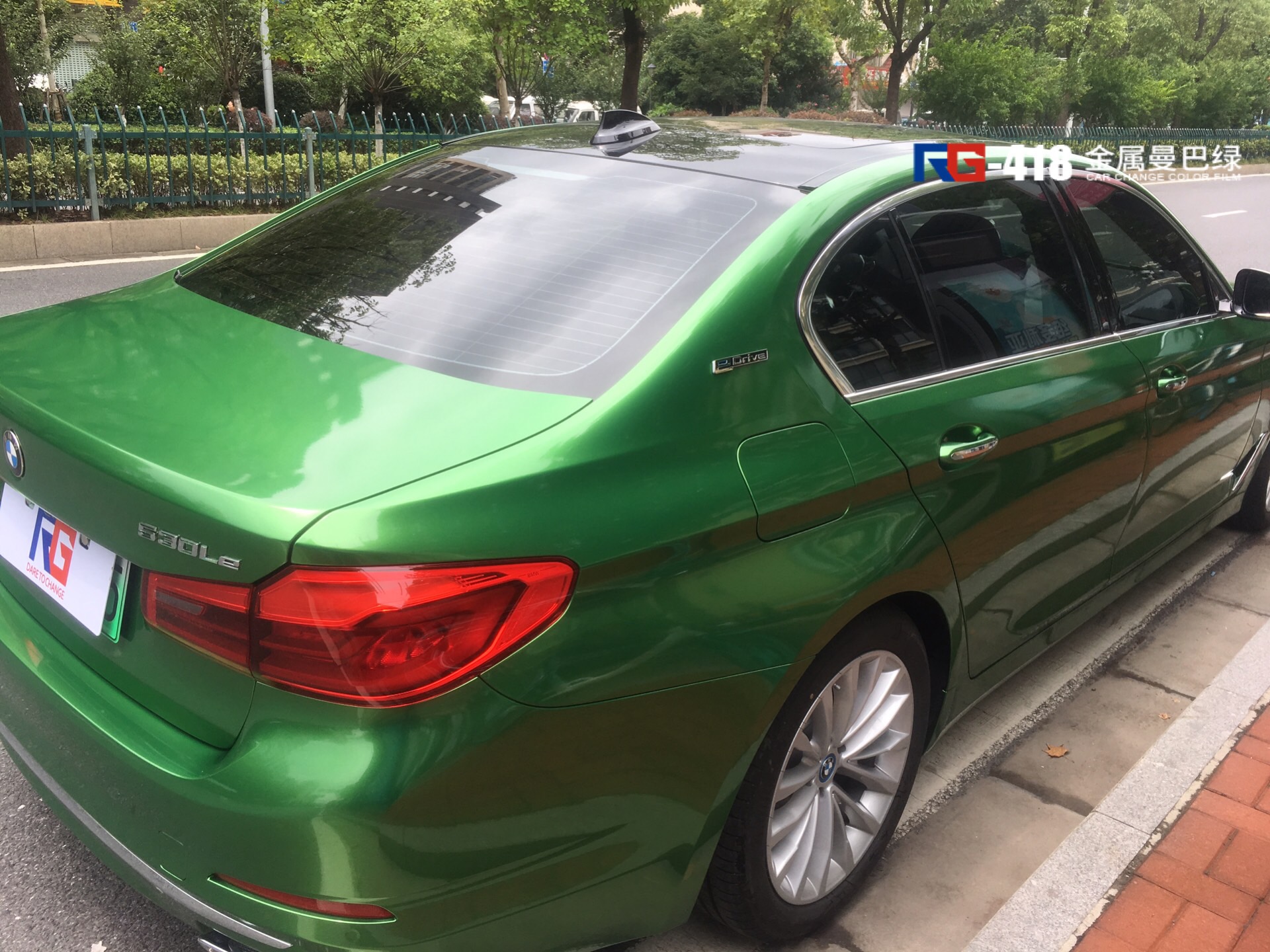宝马5系车身改色金属曼巴绿rg瑞集改色膜南京加盟店出品