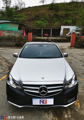 奔驰e300车身改色电光银 水晶黑双拼 rg瑞集改色膜贵州贵阳店出品