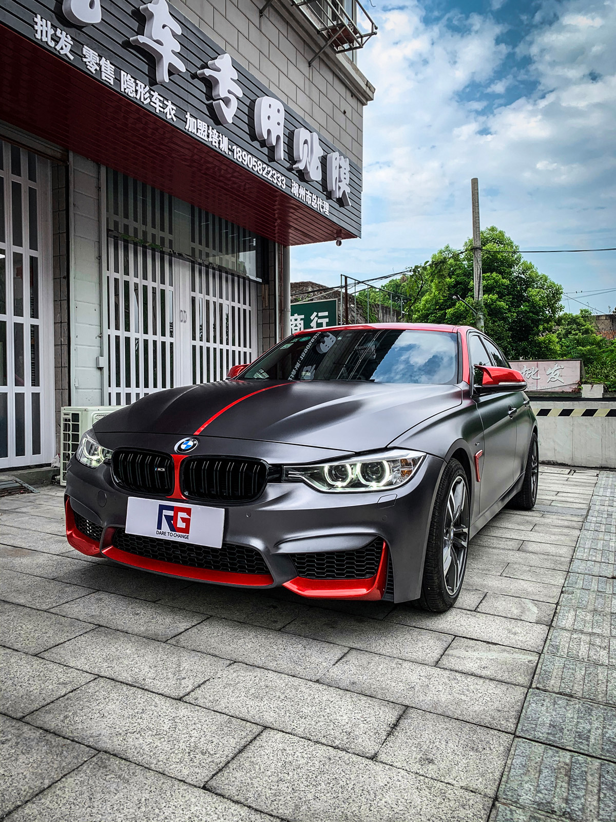 宝马3系车身改色电光深邃灰 金属魅丽红 rg瑞集改色膜浙江湖州加盟店