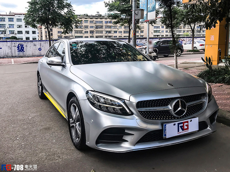 下面请欣赏奔驰c260l改色贴膜效果完美始于每一细节 精彩源于无限创意