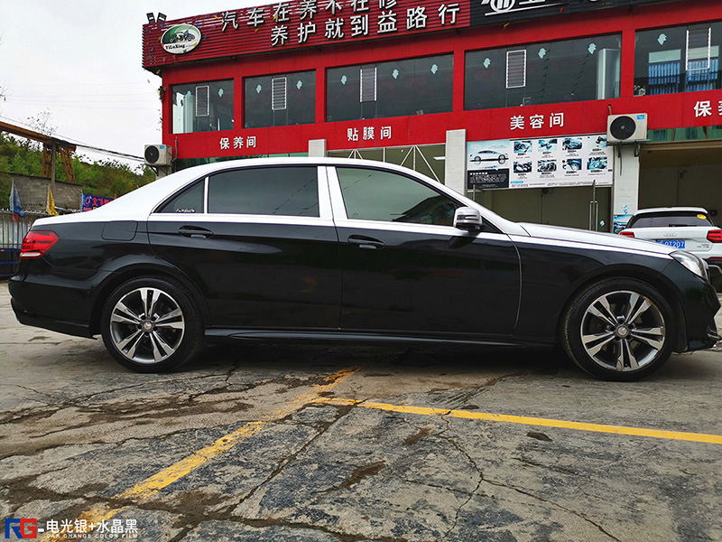 电光银 水晶黑双拼,下面请欣赏奔驰e300改色贴膜效果完美始于每一细节