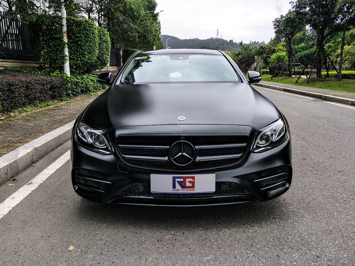 奔驰e300车身改色陶瓷黑rg瑞集改色膜福建福州加盟店出品