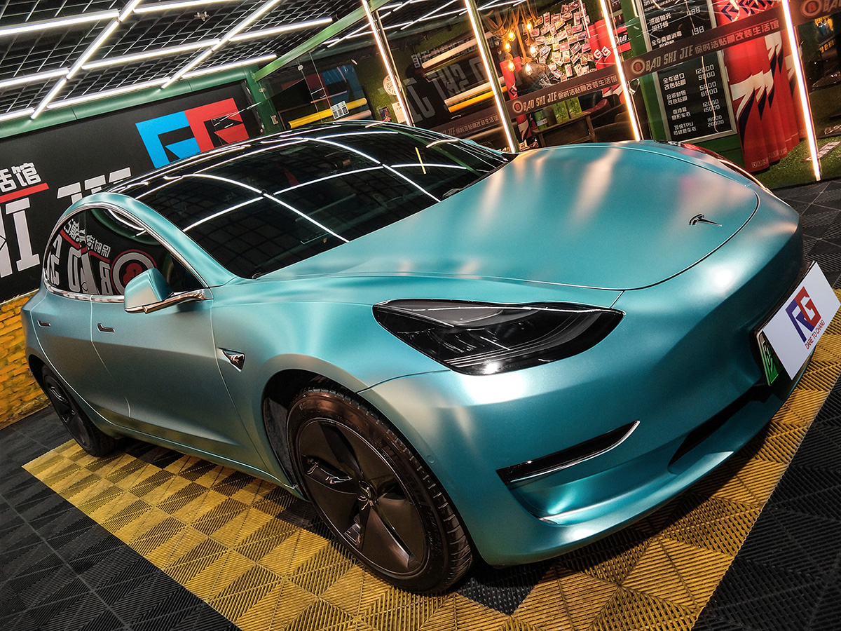 特斯拉车身改色电光湖水蓝rg瑞集改色膜陕西西安加盟店出品