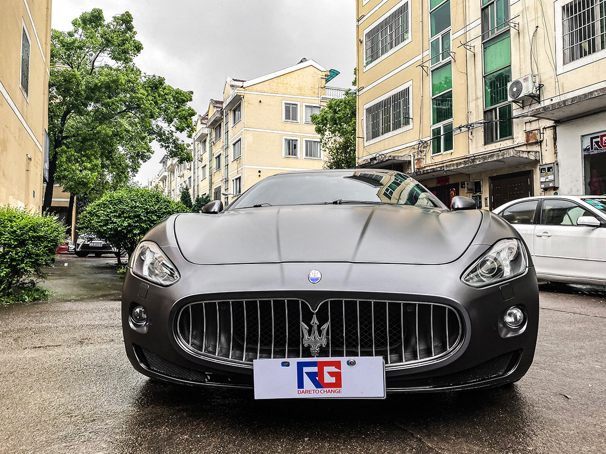 系列电光太空灰,下面请欣赏玛莎拉蒂gt改色贴膜效果完美始于每一细节