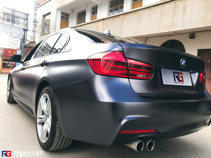 宝马320改色贴膜电光深邃灰案例 英国rg瑞集汽车改色膜云南昆明加盟店