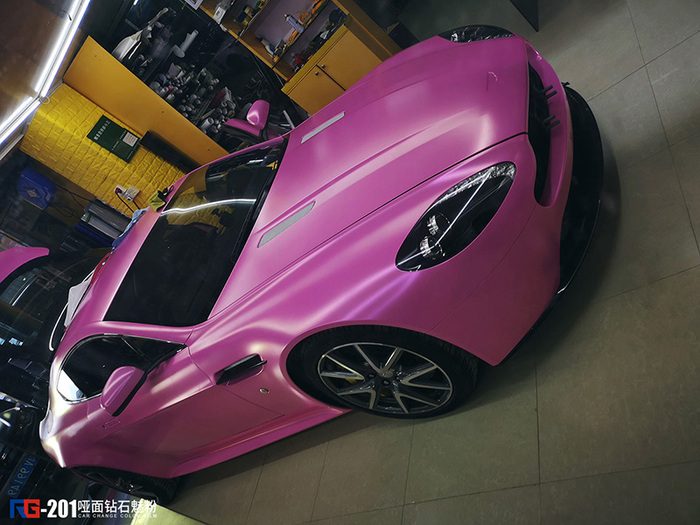 阿斯顿马丁改色贴膜亚面钻石魅粉案例 英国rg瑞集汽车改色膜广东深圳