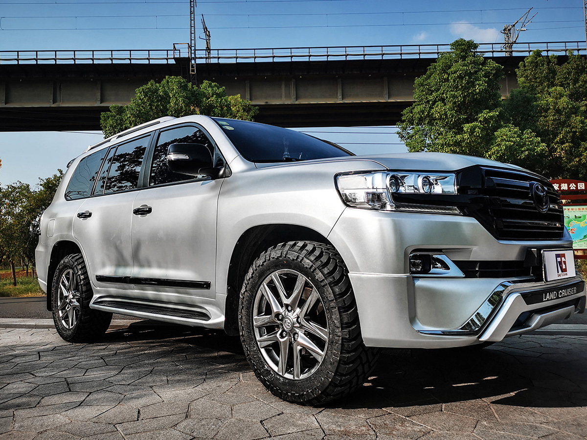 丰田陆地巡洋舰 -兰德酷路泽车身改色电光银 rg瑞集改色膜湖北黄石