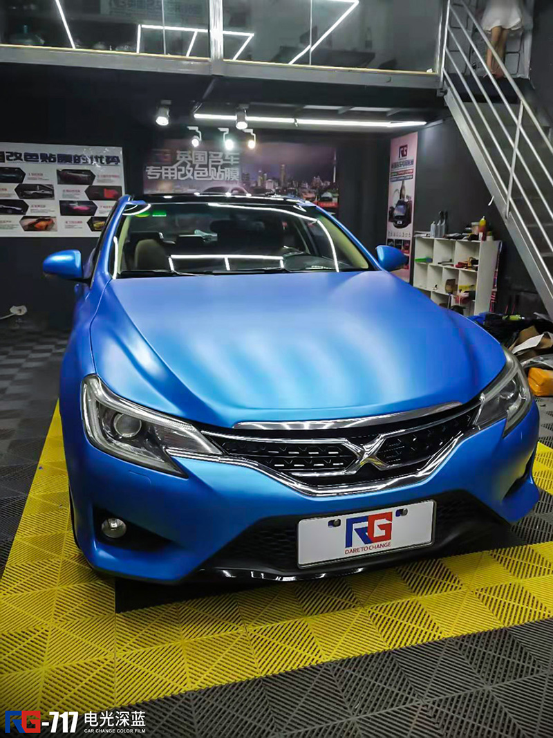 丰田锐志车身改色电光深蓝rg瑞集改色膜清远店出品