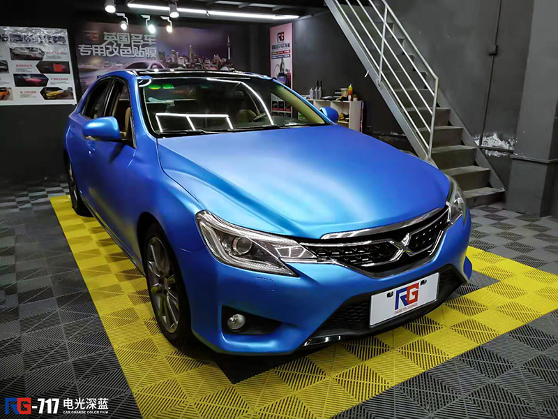 丰田锐志车身改色电光深蓝rg瑞集改色膜清远店出品